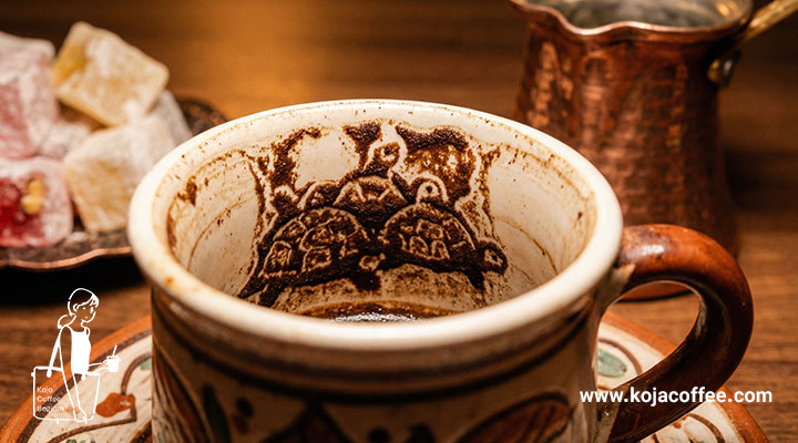 چند لاکپشت در فال قهوه